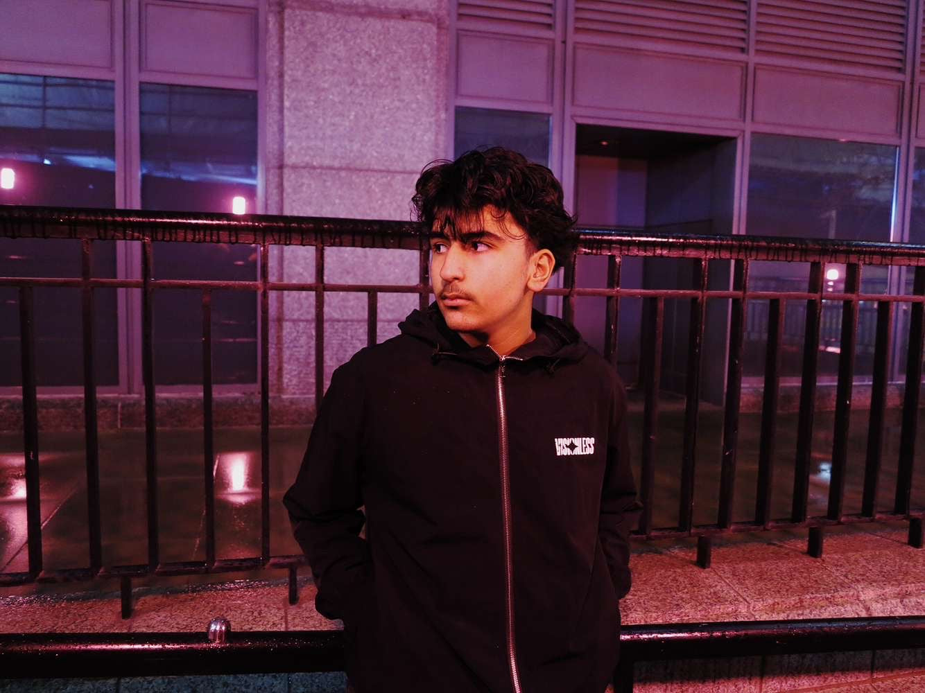 VISIONLESS WINDBREAKER